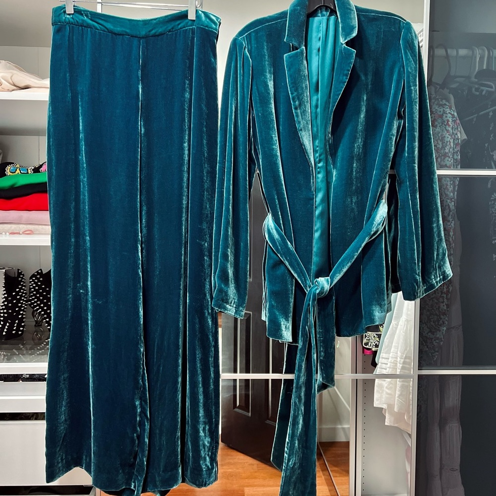 Trina Turk Silk Velvet pant Set, Teal, M 4